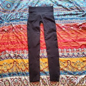 Vero Moda Butt Lift Shaping Leggings Size M/L